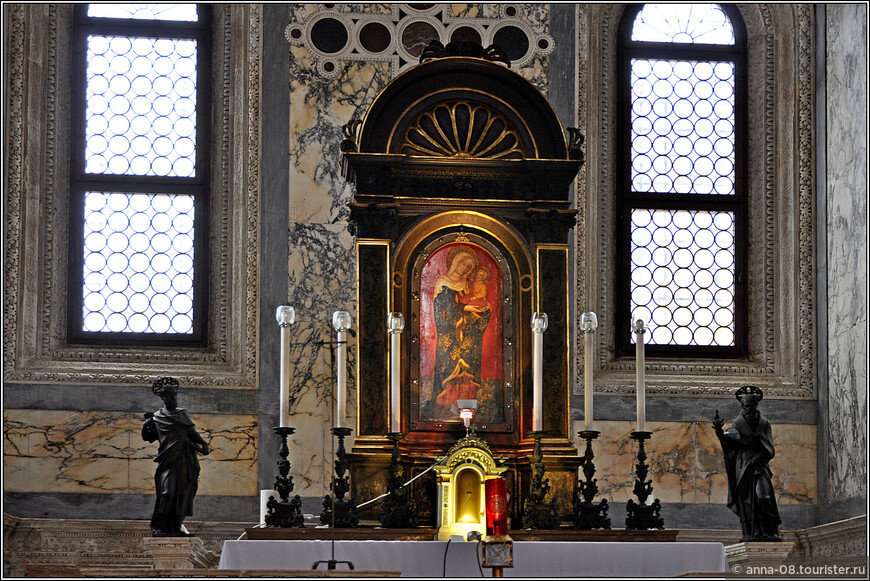 Церковь Санта-Мария-деи-Мираколи — резная шкатулка из мрамора