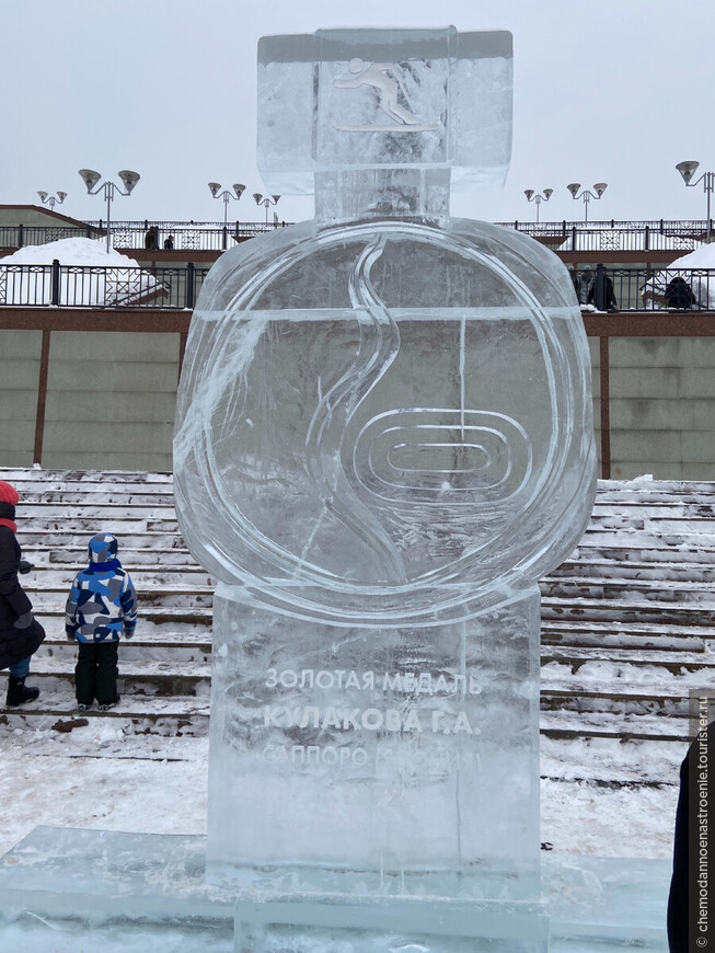 Фестиваль «Удмуртский лед» — очарование ледовых фигур и мастерство художников-волшебников