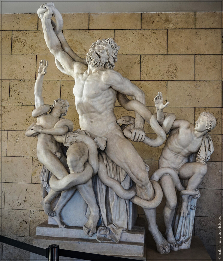 Скульптурная группа «Лаокоон и его сыновья» Мрамор. I в. н. э. Музей Пио-Клементино