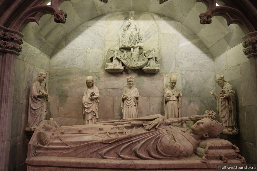 Захоронение инфанта Хуана Арагонского, епископа Таррагоны, умершего в 1334 г.