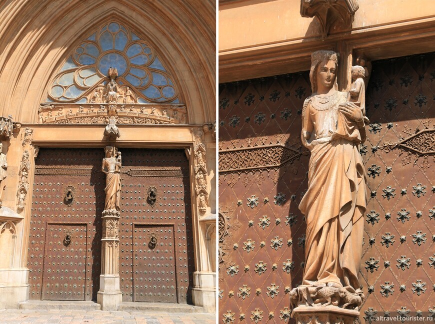 Статуя Богородицы в центре главного портала.