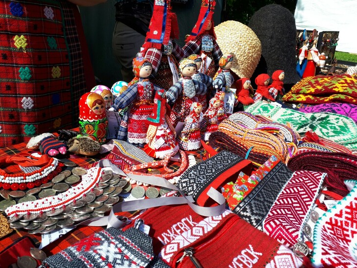 Куклы и текстиль на ярмарке