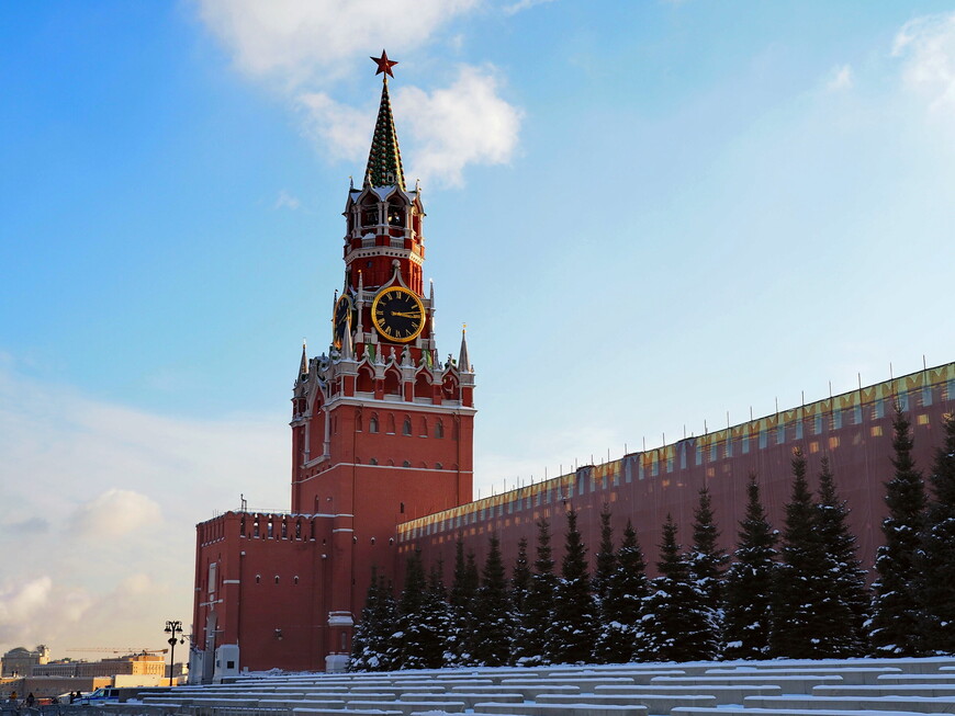 Движимая недвижимость Москвы. Едет крыша, едет дом...