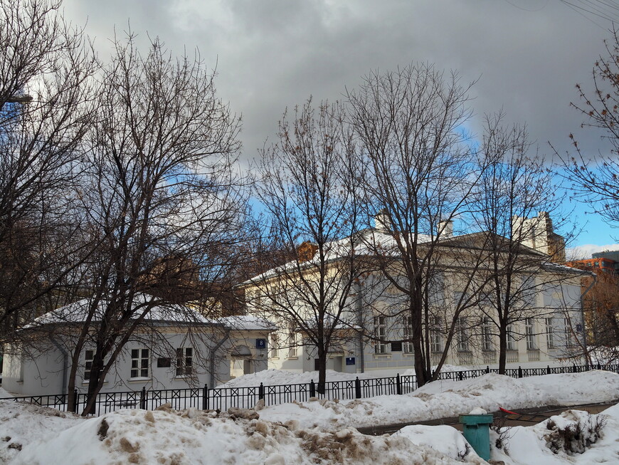 Движимая недвижимость Москвы. Едет крыша, едет дом...