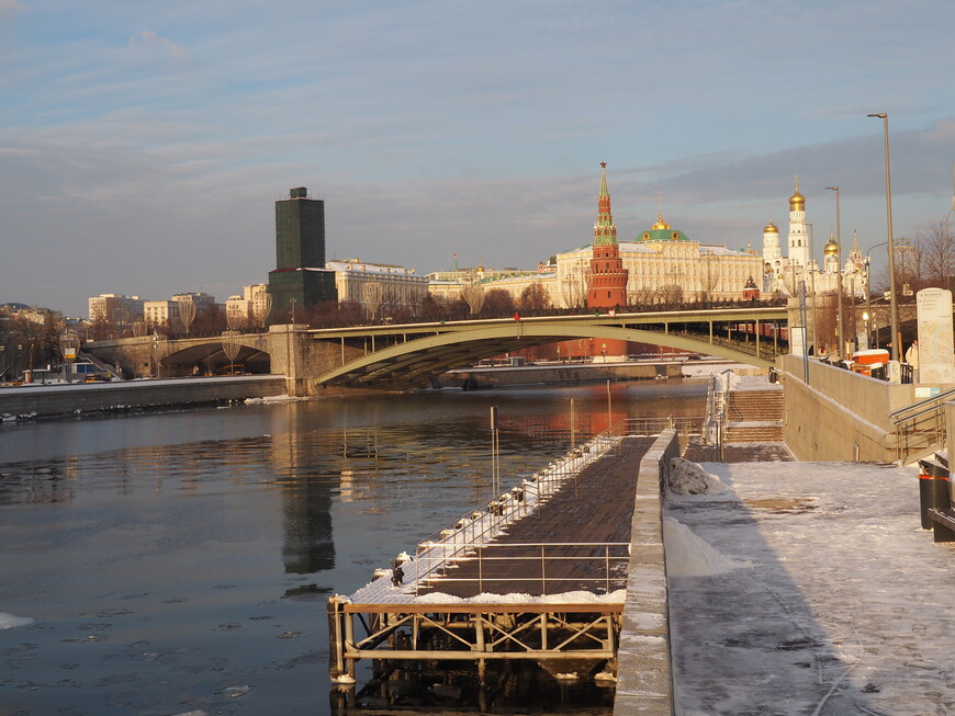 Движимая недвижимость Москвы. Едет крыша, едет дом...