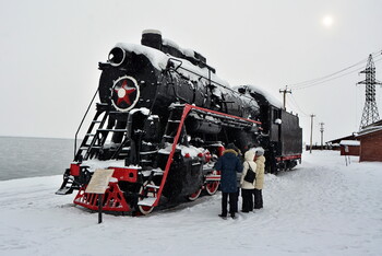 РЖД запускает туристические поезда по Кругобайкальской железной дороге