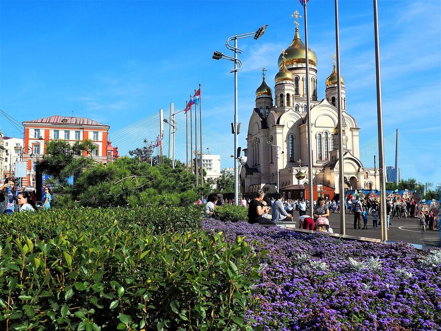 Центральная площадь Владивостока (площадь Борцов Революции)