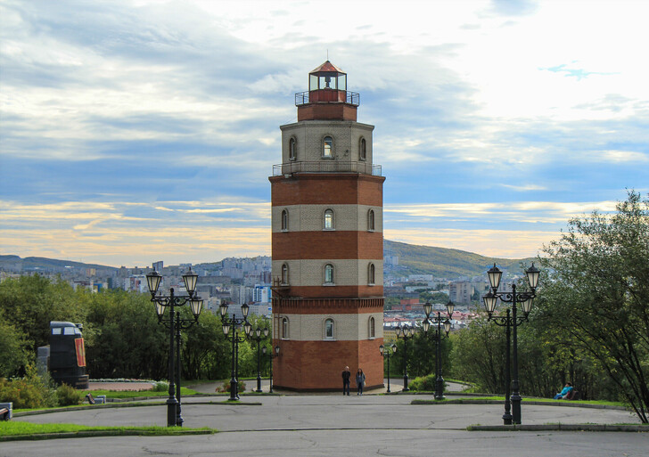 Башня-маяк на мемориале «Морякам, погибшим в мирное время»