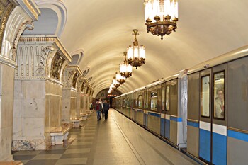 Поездки в транспорте Москвы будут дешевле при оплате смартфоном по карте «Мир»