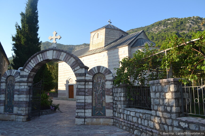 Монастырь Подмаине и его окрестности