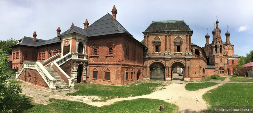 Крутицкое подворье с дворцом митрополитов с южной стороны.