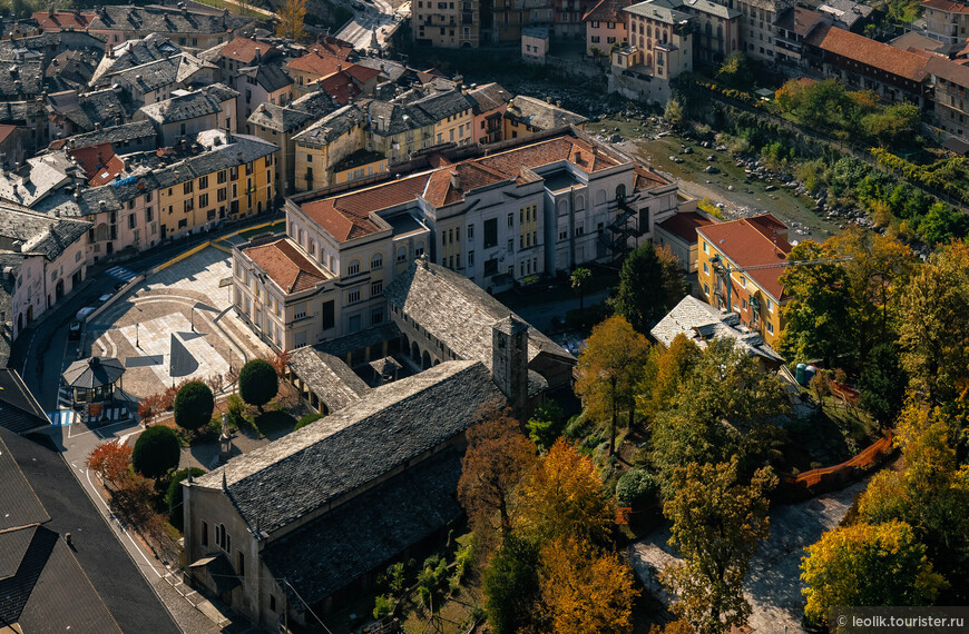 Францисканский монастырь и церковь Санта Мария делла Грациа.