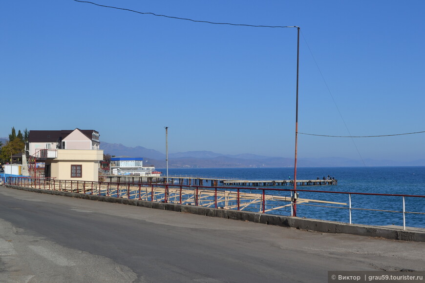 Прогулки вдоль берега моря в Алуште