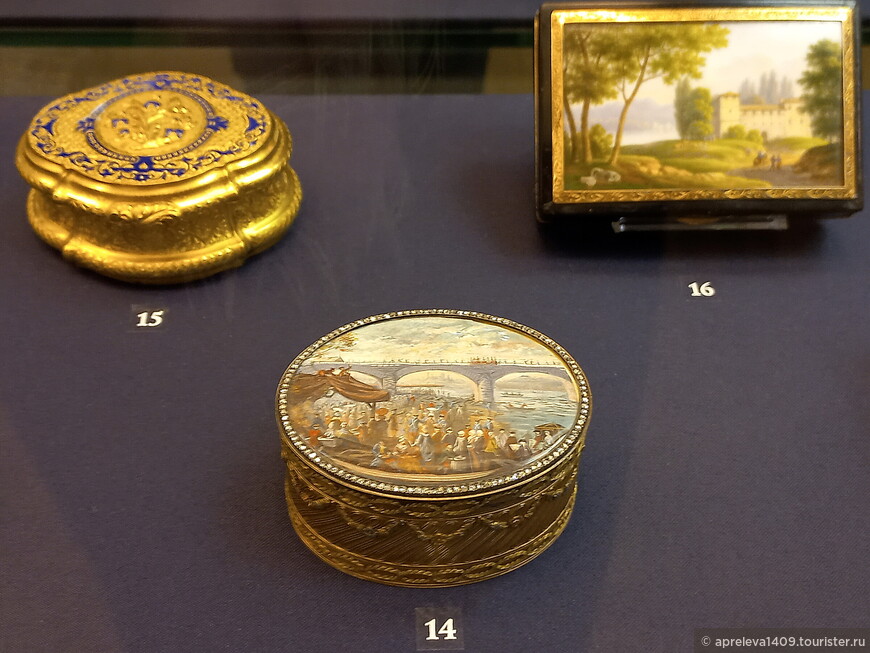 Табакерка. Великобритания, вторая половина 18 века, золото, серебро, алмазы, бумага, стекло, чеканка.