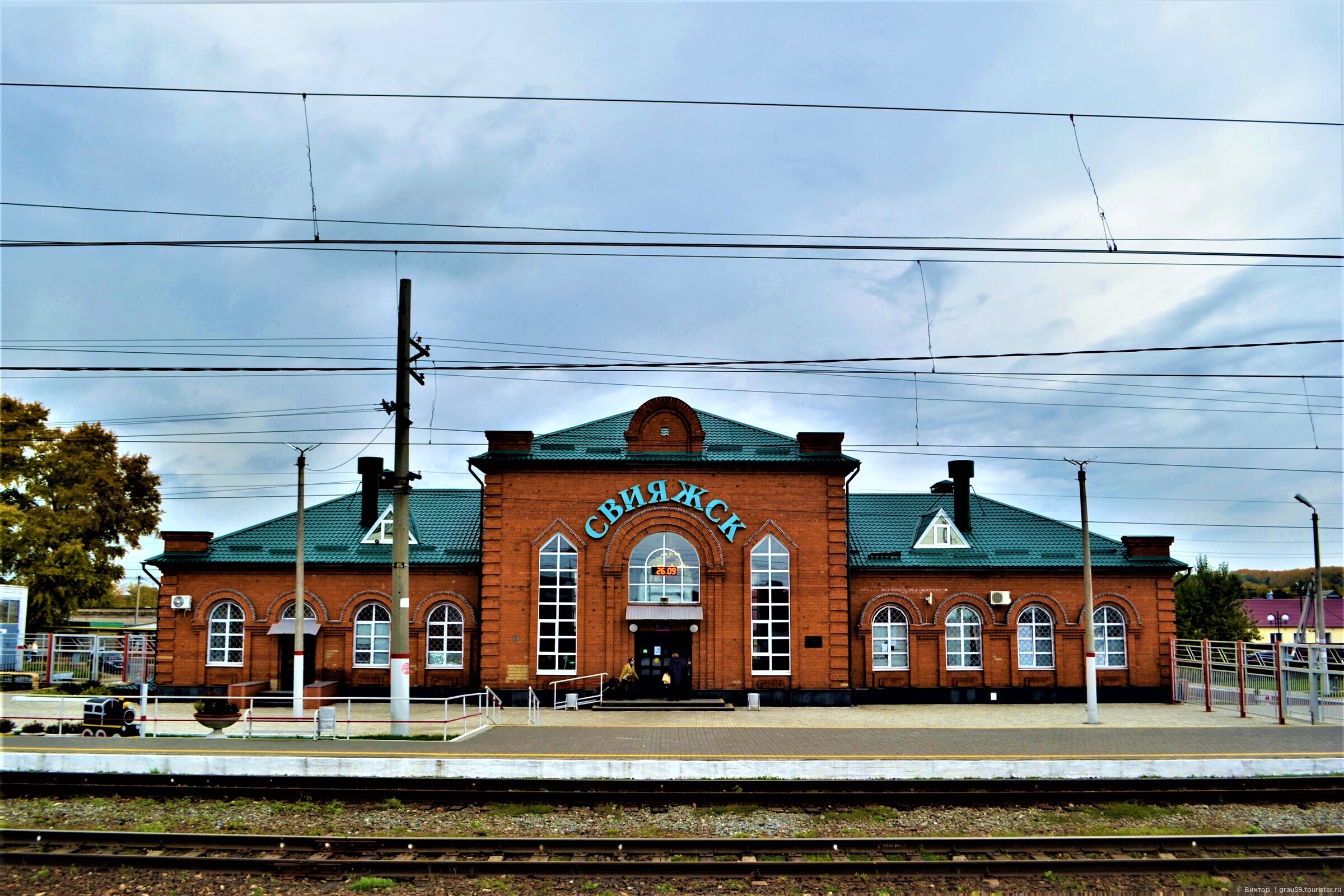 Станция свияжск. Свияжск ЖД вокзал. Железнодорожная станция Свияжск. Свияжск вокзал станция. Свияжск станция электрички.