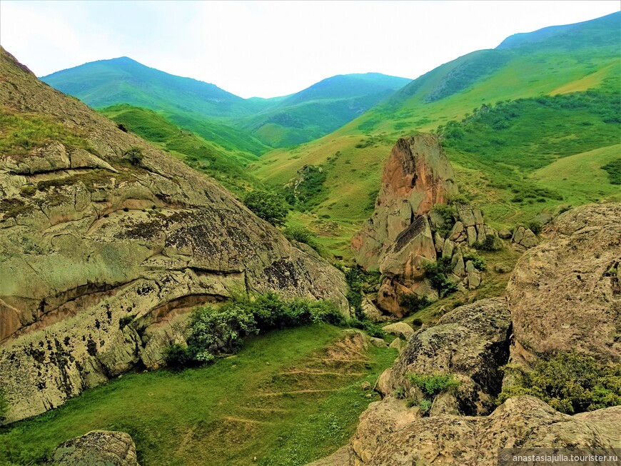 Эксклюзивный Дагестан: про великана и красавицу, песчаный бархан и маршрут к древним петроглифам
