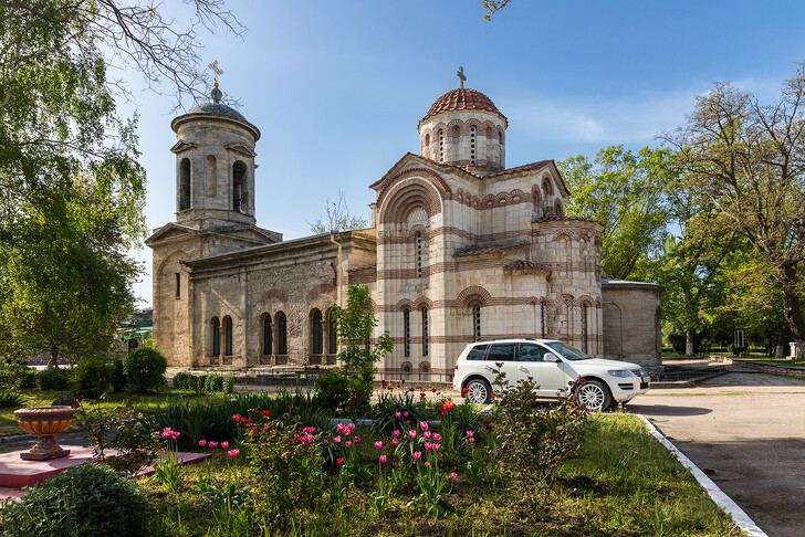 Церковь Иоанна Предтечи в Керчи, май
