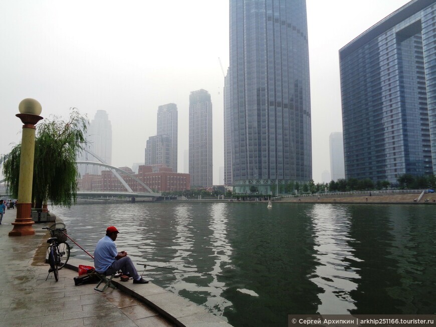 Великолепная набережная на реке Хайхэ в 17-ти миллионном Тяньцзине (Китай)