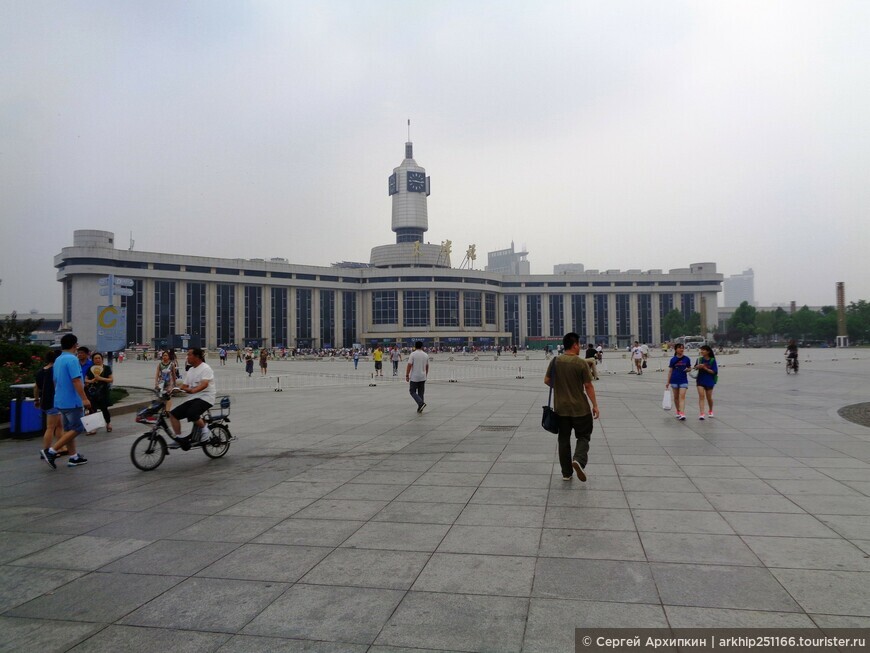 Огромный музей Натуральной истории в Тяньцзине (Китай)