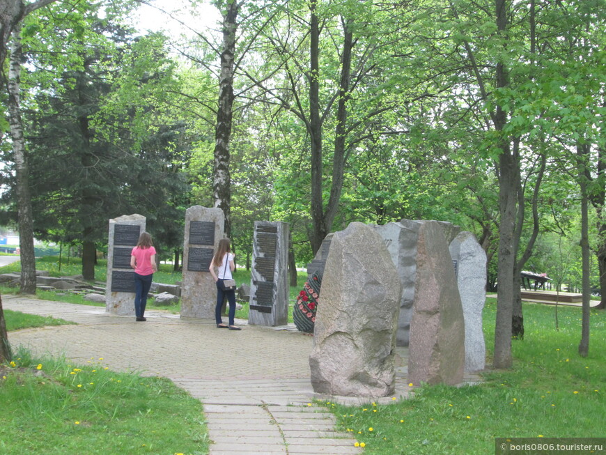 Мемориальный сквер на месте Минского гетто и с небольшим музеем