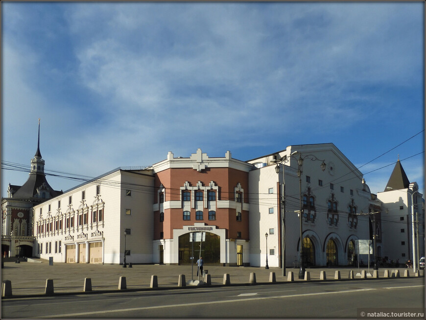 Комсомольская площадь — площадь трех вокзалов