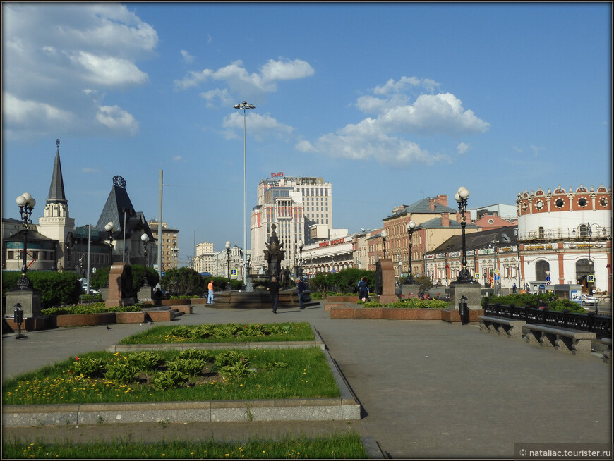 Комсомольская площадь — площадь трех вокзалов