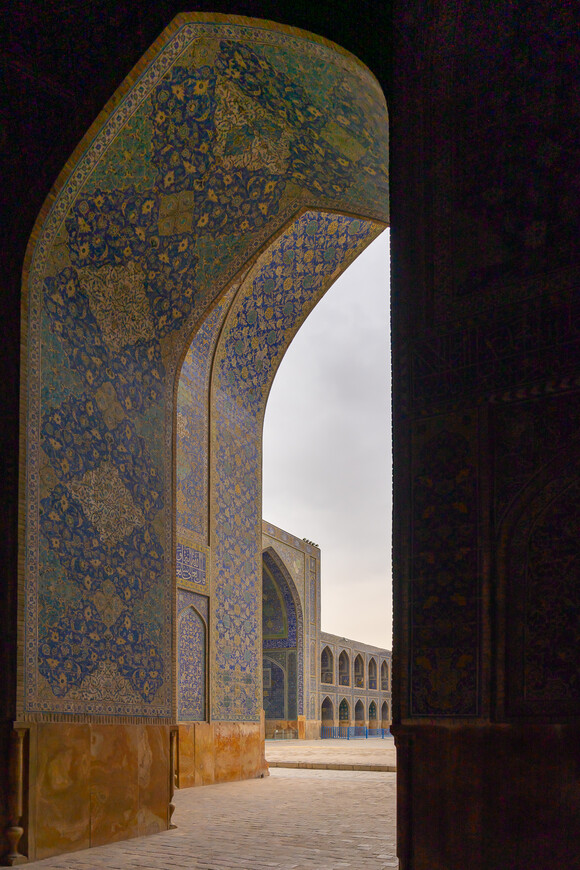 Вид на входной портал мечети Имама (Исфахан)