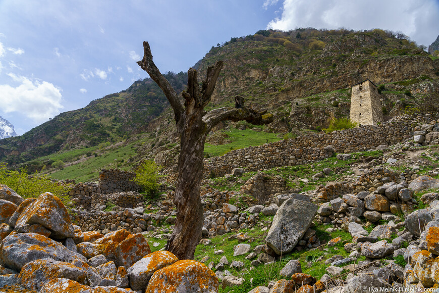 Развалины замкового комплекса Верхней Балкарии
