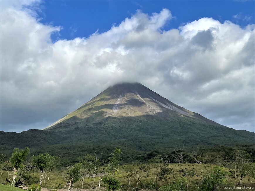 Вулкан Ареналь - вид из одноименного национального парка.