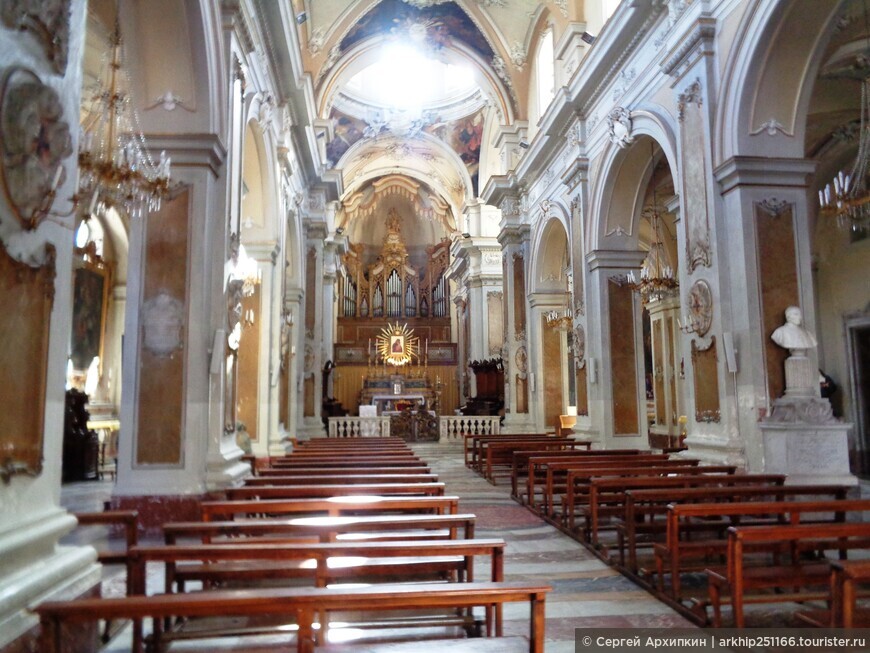 Коллегиальная базилика в центре Катании (Сицилия)