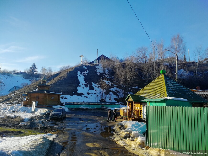 Возле города Мурома, во селе Карачарове жил да был Илия по прозванию Муромец...