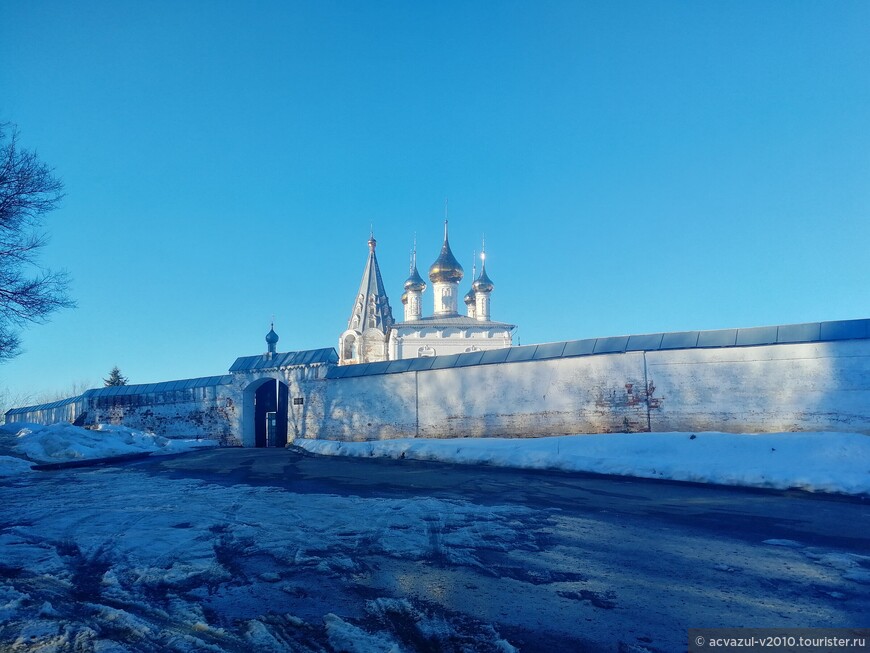 Свято-Троице Никольский монастырь на Пужаловой горе