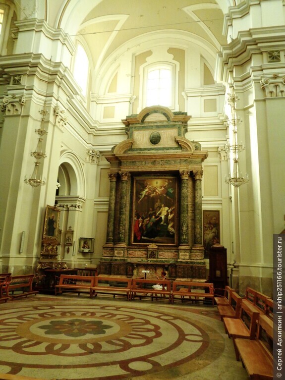 Барочная церковь Минорити в центре Катании (Сицилия)