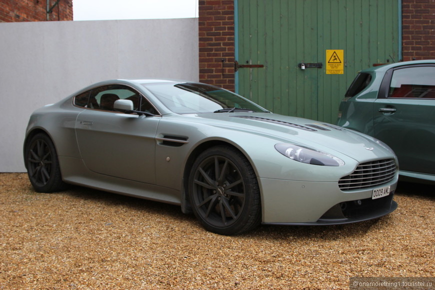 Aston Martin аукцион, Английские лужайки. Май 2012