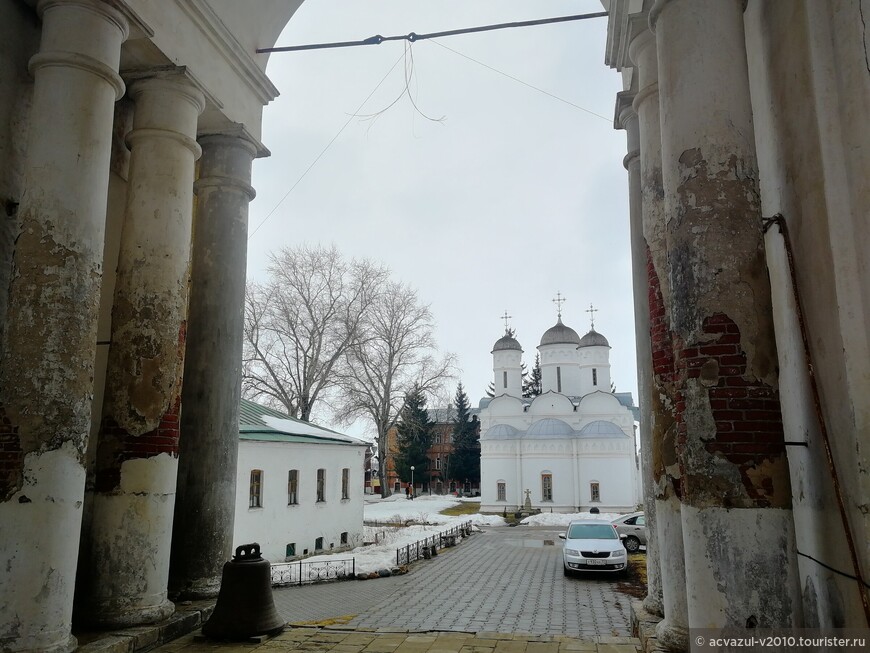 Ризоположенский монастырь...