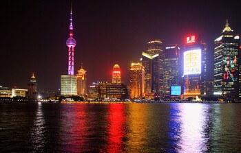 В Шанхае продлён карантин из-за резкого роста случаев COVID-19
