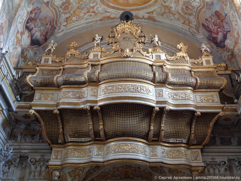 Церковь Святого Бенедикта — шедевр сицилийского барокко в Катании