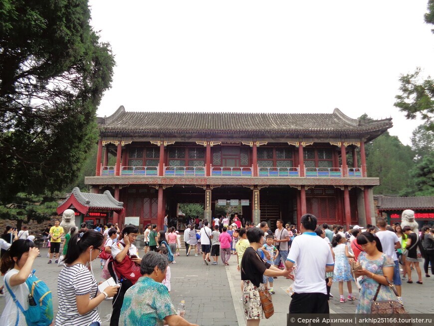 Средневековая торговая улица Сучжоу в Летнем императорском дворце в Пекине