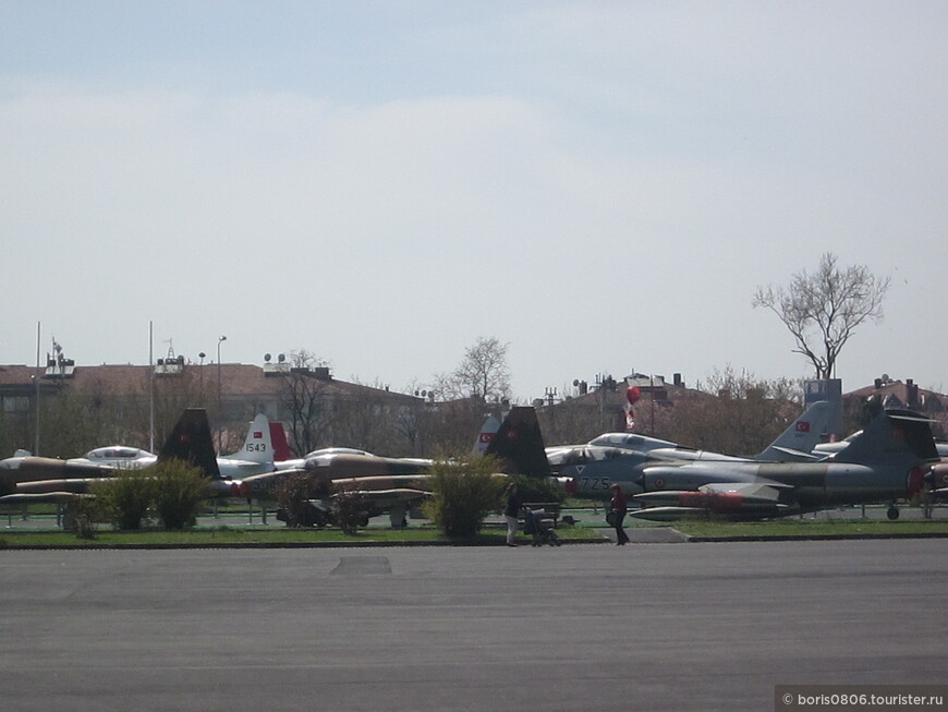 Единственный музей авиации в европейской части Турции