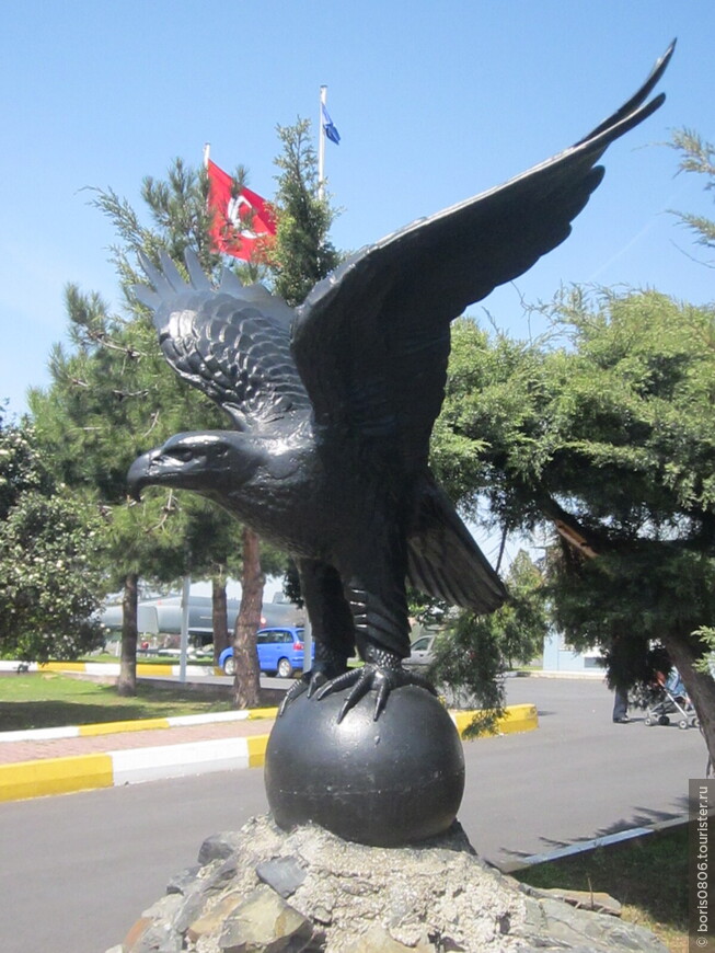 Единственный музей авиации в европейской части Турции