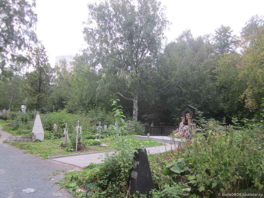 Посещение одного из старейших кладбищ города