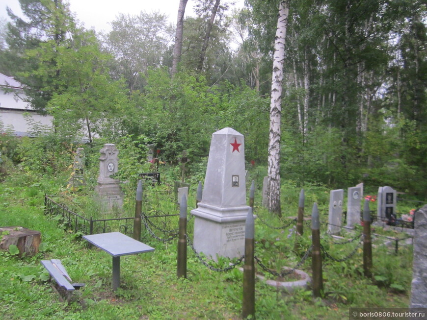 Посещение одного из старейших кладбищ города