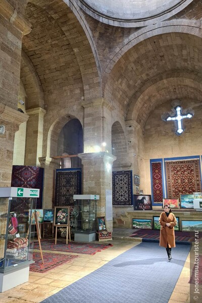 Музейная экспозиция в Армянской церкви