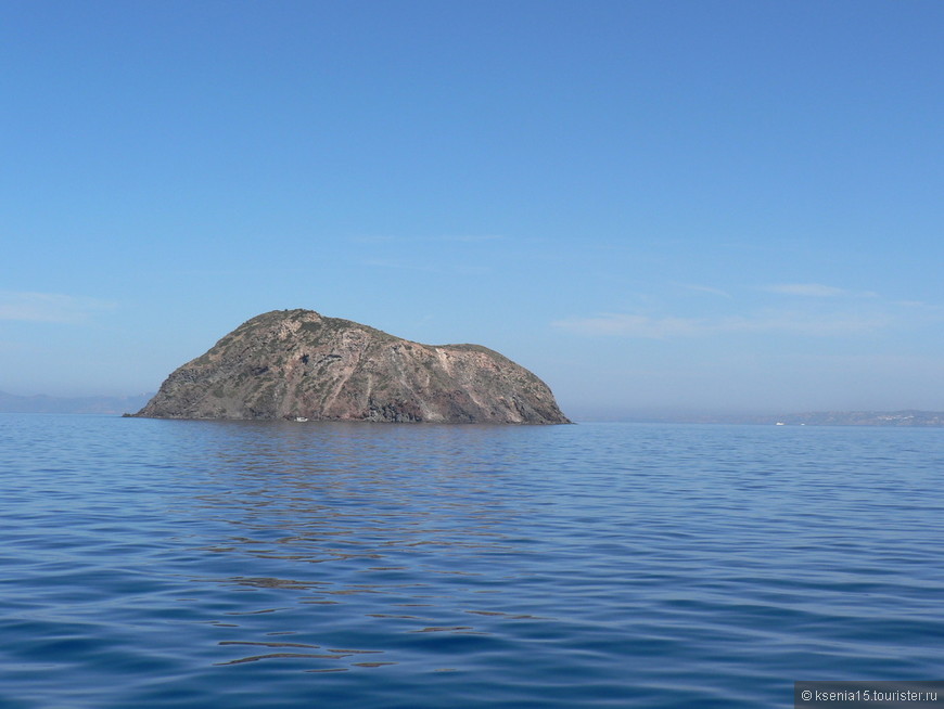 Путешествие по Додеканезским островам: трое в лодке, не считая коляски/Часть вторая. Остров Нисирос.