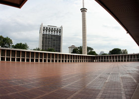Джакарта: Монас и Мечеть Истикляль