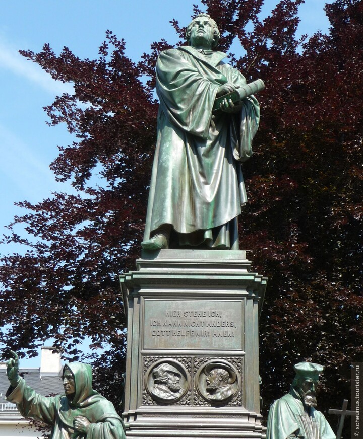 Памятник Лутеру на Дрезденском Ноймаркте
