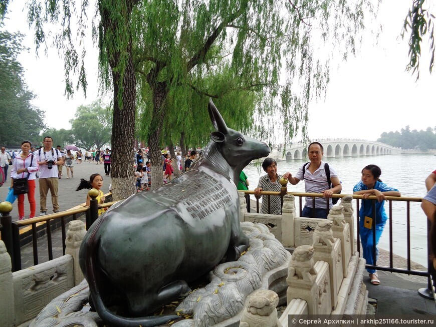 Главное и самое большое озеро в Летнем дворце китайских императоров — озеро Куньмин