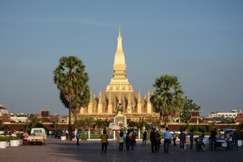 Лаос полностью открывается для туризма