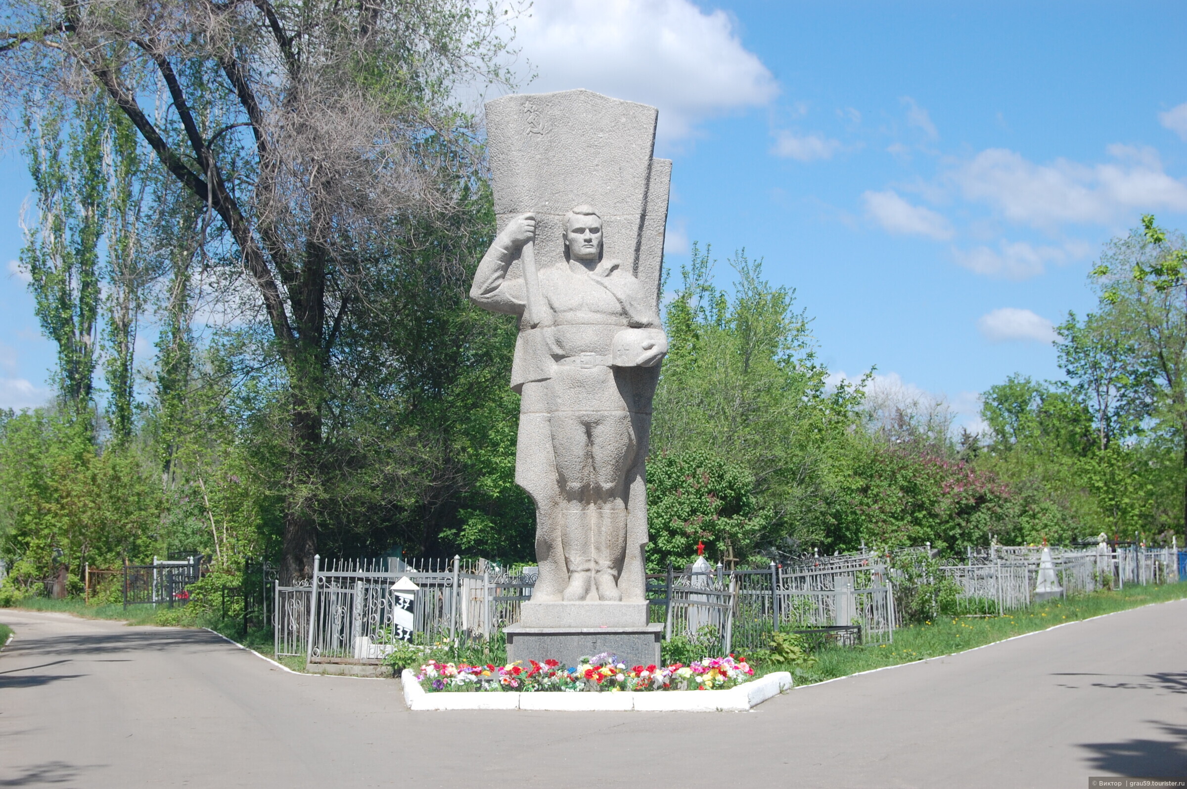 Воскресенское кладбище мемориал Саратов