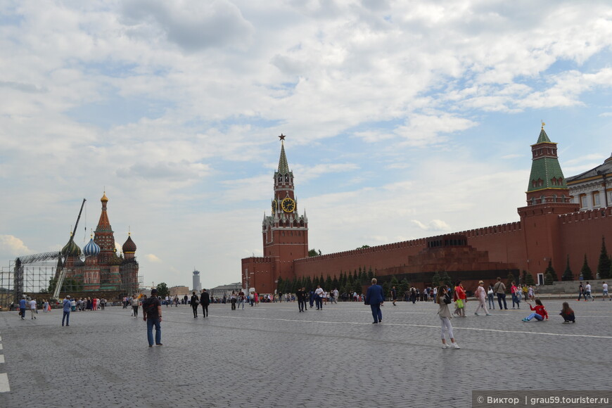Прогулки по Москве. Как я в Кремль не попал, зато фонтанами полюбовался
